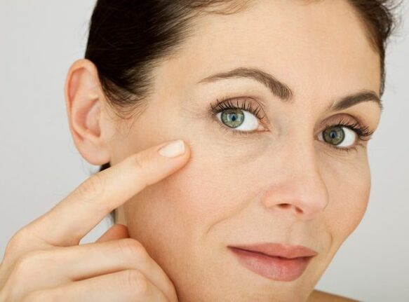 Procedurile cosmetice după 45 de ani au ca scop creșterea hidratării pielii