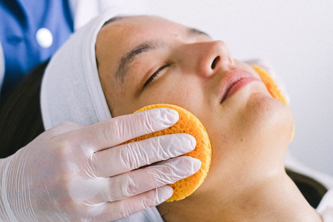 Curățarea profundă a pielii feței - o procedură necesară de la vârsta de 30 de ani