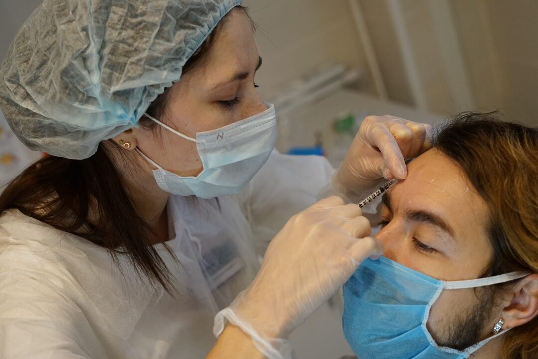 Terapia cu botulin - procedura de injectare pentru întinerirea pielii feței