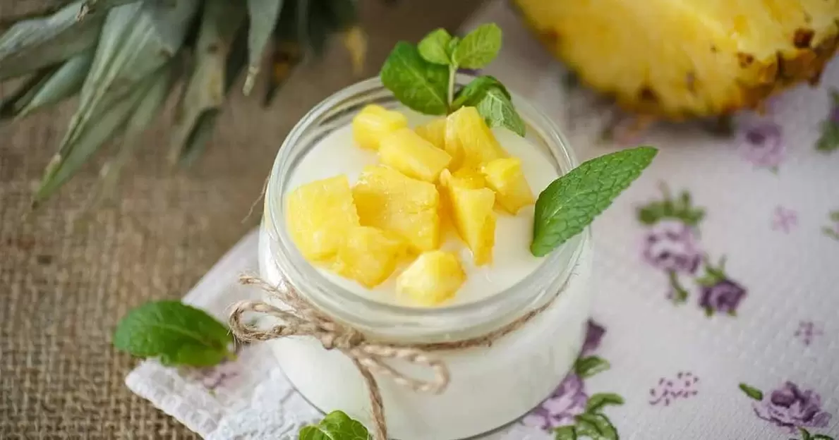 iaurt și ananas pentru întinerirea pielii