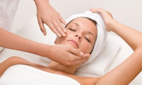 Masajul facial sculptural va oferi pielii efectul de lifting necesar